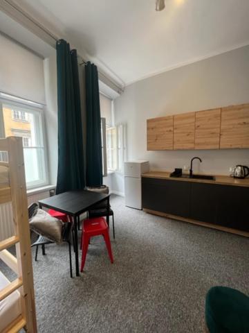 Hostel Plac Kolegiacki Познань Экстерьер фото