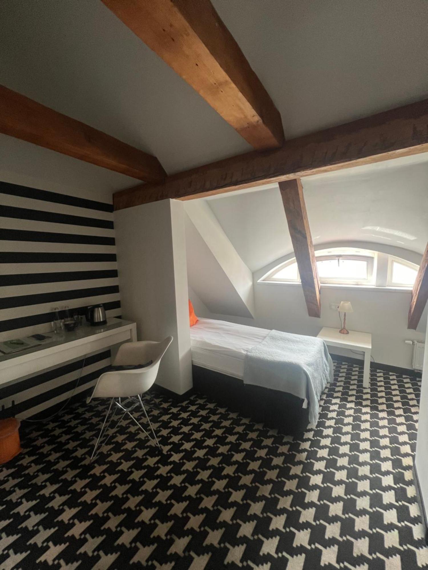 Hostel Plac Kolegiacki Познань Экстерьер фото